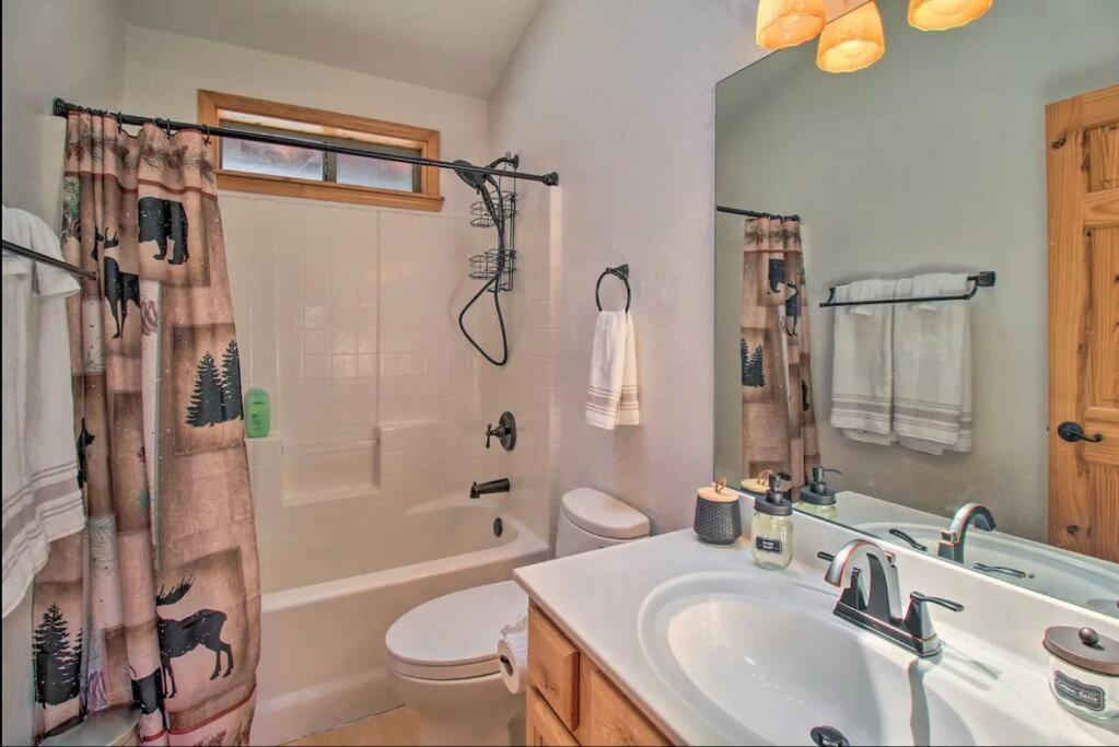 Pine Cone Cabin Villa ไพน์ท็อป-เลคไซด์ ภายนอก รูปภาพ